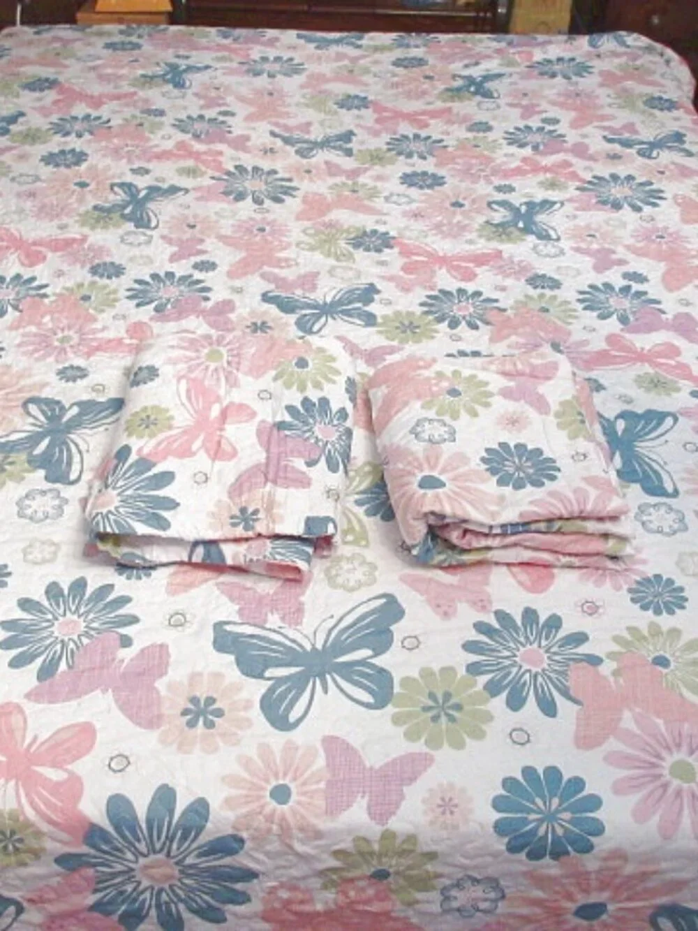 Acoinel Butterfly Floral King Quilt Set Bedspread 2 Shams Lightweight Cottagecor